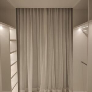 Cortina de Trilho Suíço Duplo – Linho e Blackout