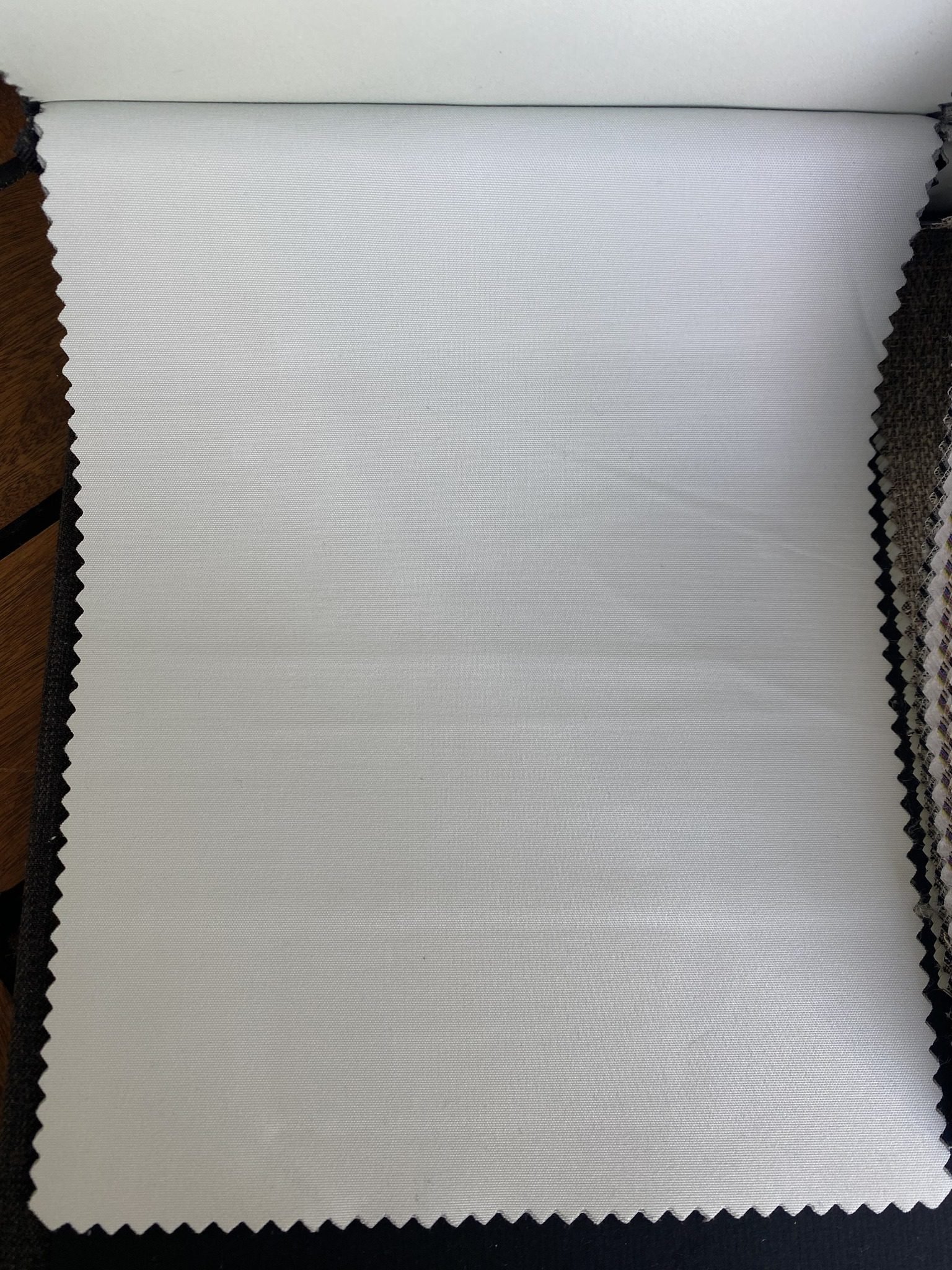 Blackout Alemão 193 Cor 01 Branco