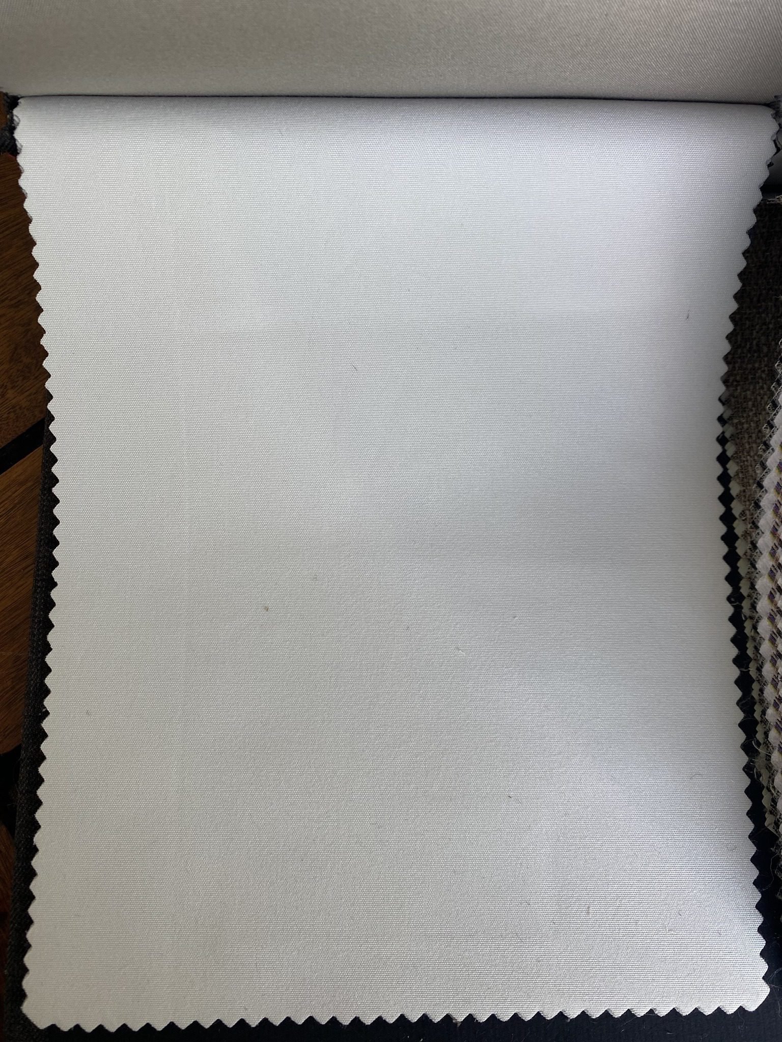 Blackout Australiano Premium Original 22800 Cor 01 Branco